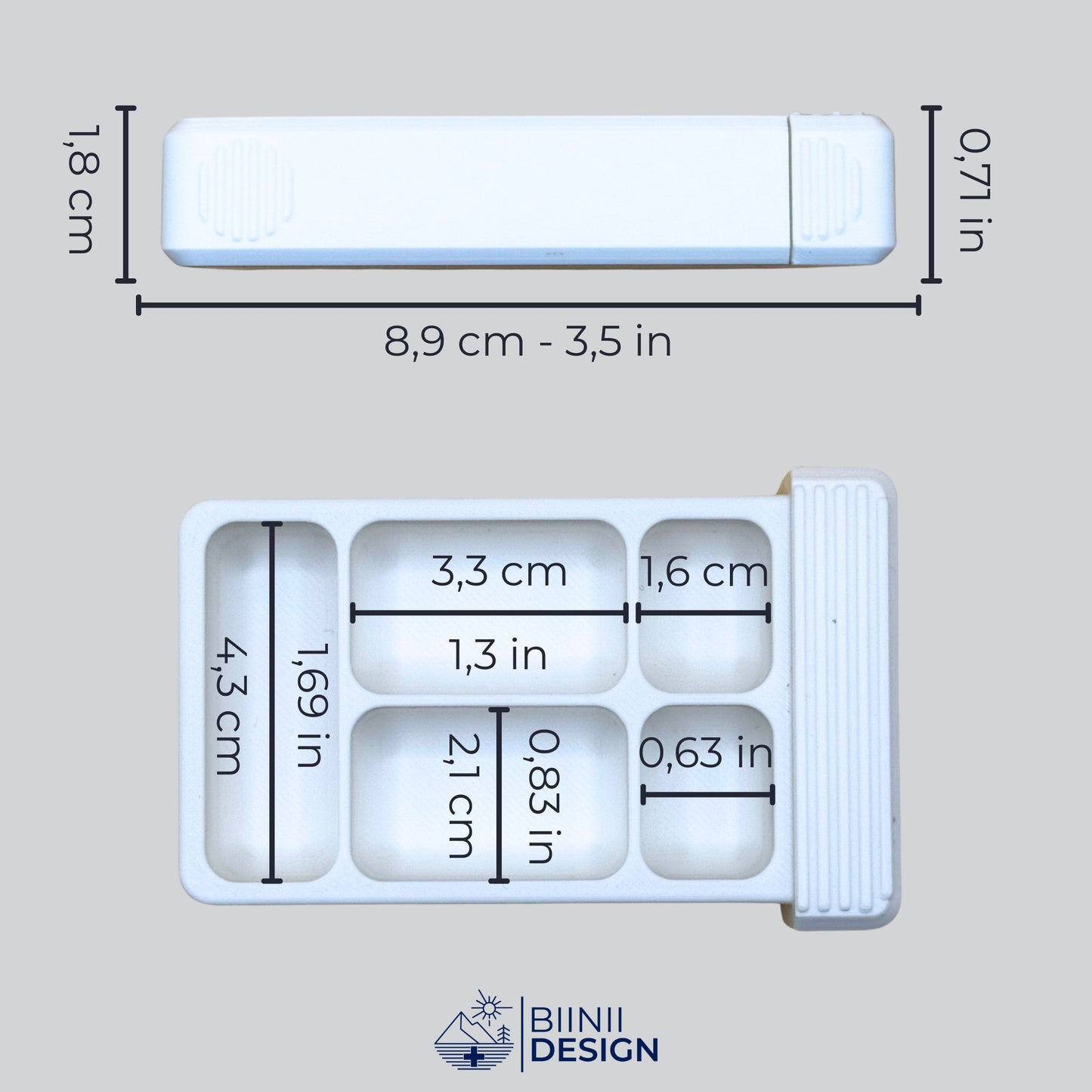 Dimensions of 5-compartment pill case in cm and inches — compact Swiss-made double-row organizer for meds and supplements on the go.
Keywords: 5-compartment pill case, pillbox dimensions, double-row pillbox, Swiss-made