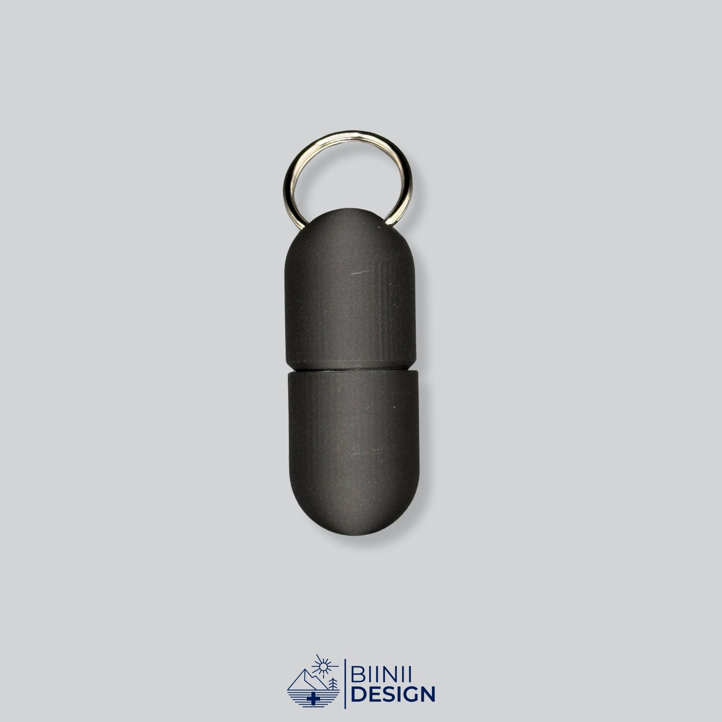 Black/Black matte pillbox with screw-closed lid. Elegant and practical for everyday meds or supplements.
Keywords: pill organizer, daily pill case, compact travel pillbox