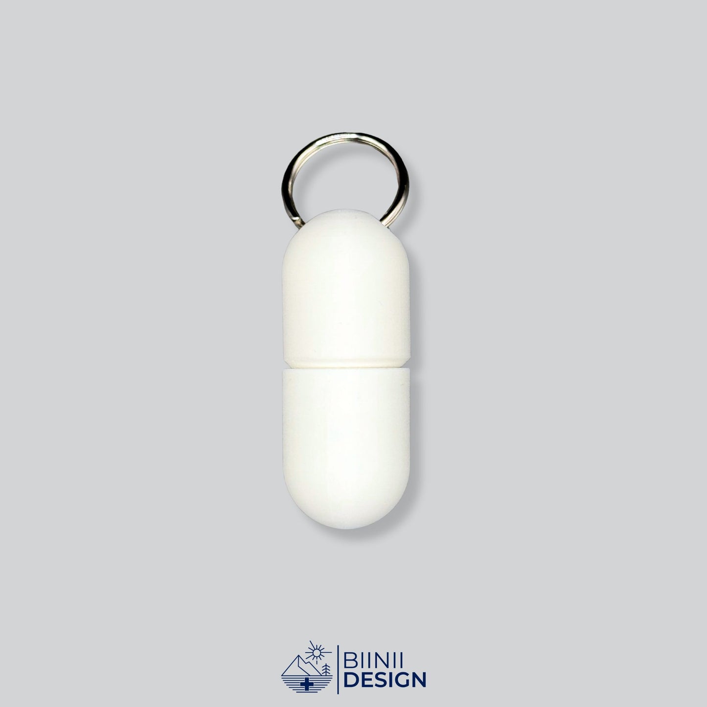 White/White large keyring pillbox with screw-closed lid. A clean and minimalist pill case for your daily supplements or meds, always with you.
Keywords: large pillbox, travel pill case, customizable pillbox