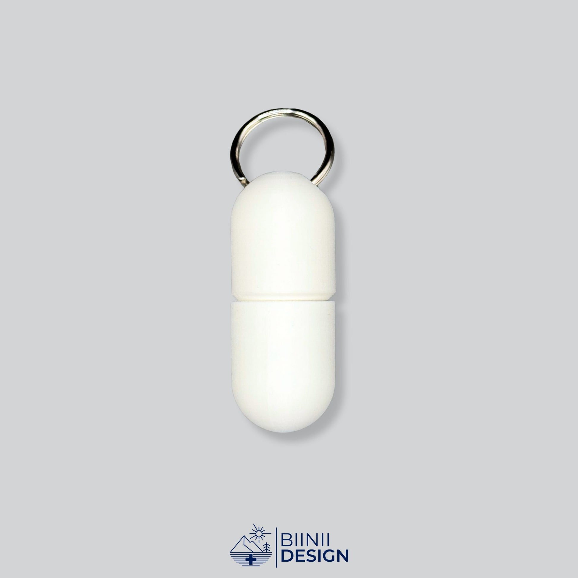 White/White large keyring pillbox with screw-closed lid. A clean and minimalist pill case for your daily supplements or meds, always with you.
Keywords: large pillbox, travel pill case, customizable pillbox