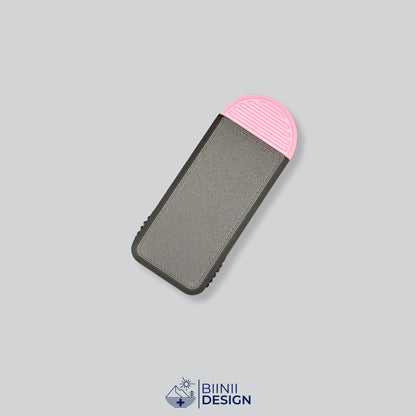 Compact 3-compartment pill box with a black lid and a pink base, for pills taken 3 times a day.