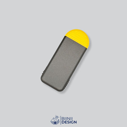 Compact 3-compartment pill box with a black lid and a yellow base, for pills taken 3 times a day.