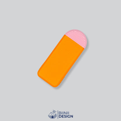 Compact 3-compartment pill box with an orange lid and a pink base, for pills taken 3 times a day.