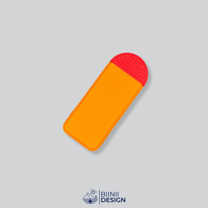 Compact 3-compartment pill box with an orange lid and a red base, for pills taken 3 times a day.