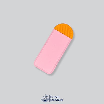 Compact 3-compartment pill box with a pink lid and an orange base, for pills taken 3 times a day.