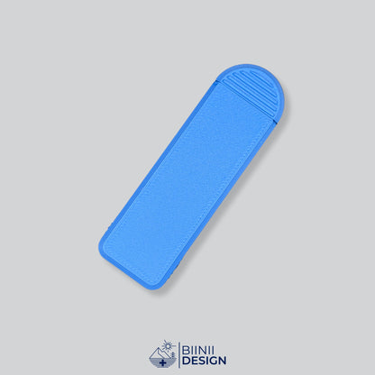 Pilulier compact 4 compartiments tout bleu, l'une des 49 combinaisons couvercle et base.