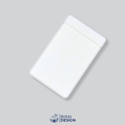 Pilulier de voyage double rangée tout blanc, l'une des 49 combinaisons couvercle et base.