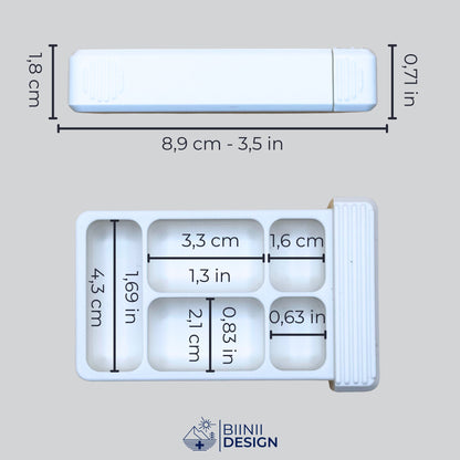 Petit pilulier de voyage à cinq compartiments, trois tailles, avec ses dimensions en cm et en pouces.
