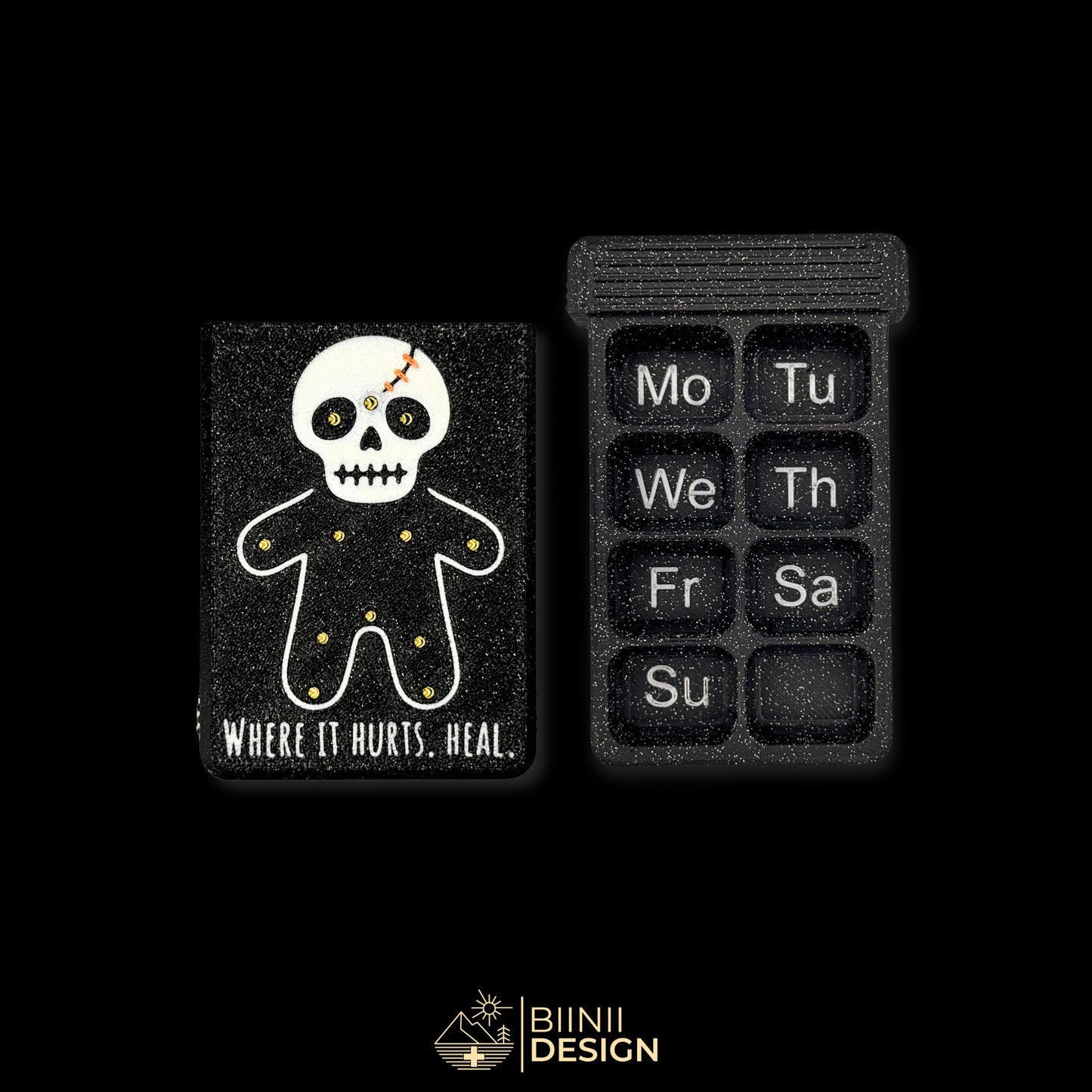 Healing Voodoo cover next to empty 8 cpt tray (EN Monday start). Weekly artistic pill organizer option for English speakers.