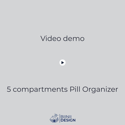 Demo video: the 5-compartment travel pill organizer opens with its sliding lid, showing the hybrid 4 + 1 layout with full-width tray.